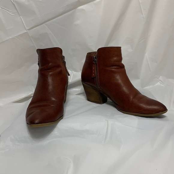 FRYE Cognac Heeled Ankle boot size 6.5M - Picture 1 of 12